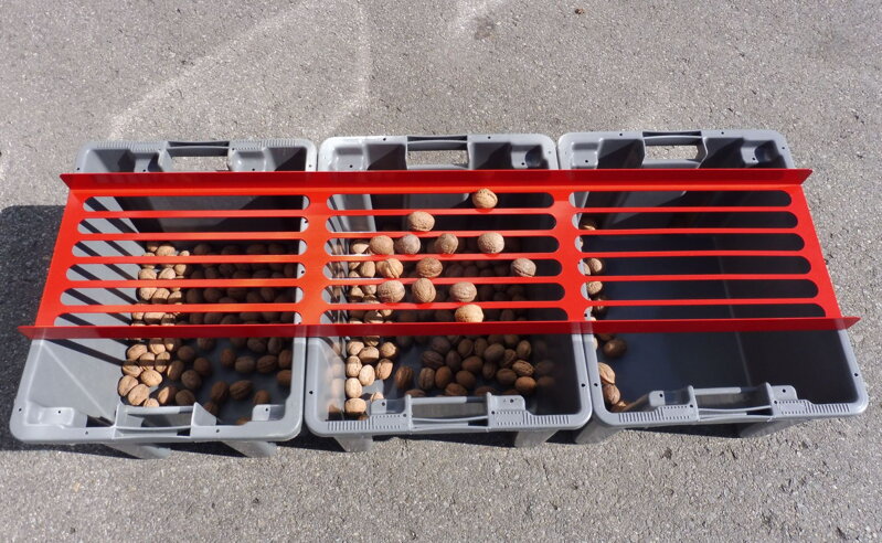 Ručné sito na vlašské orechy – veľké (28 mm, 30 mm, 32 mm)